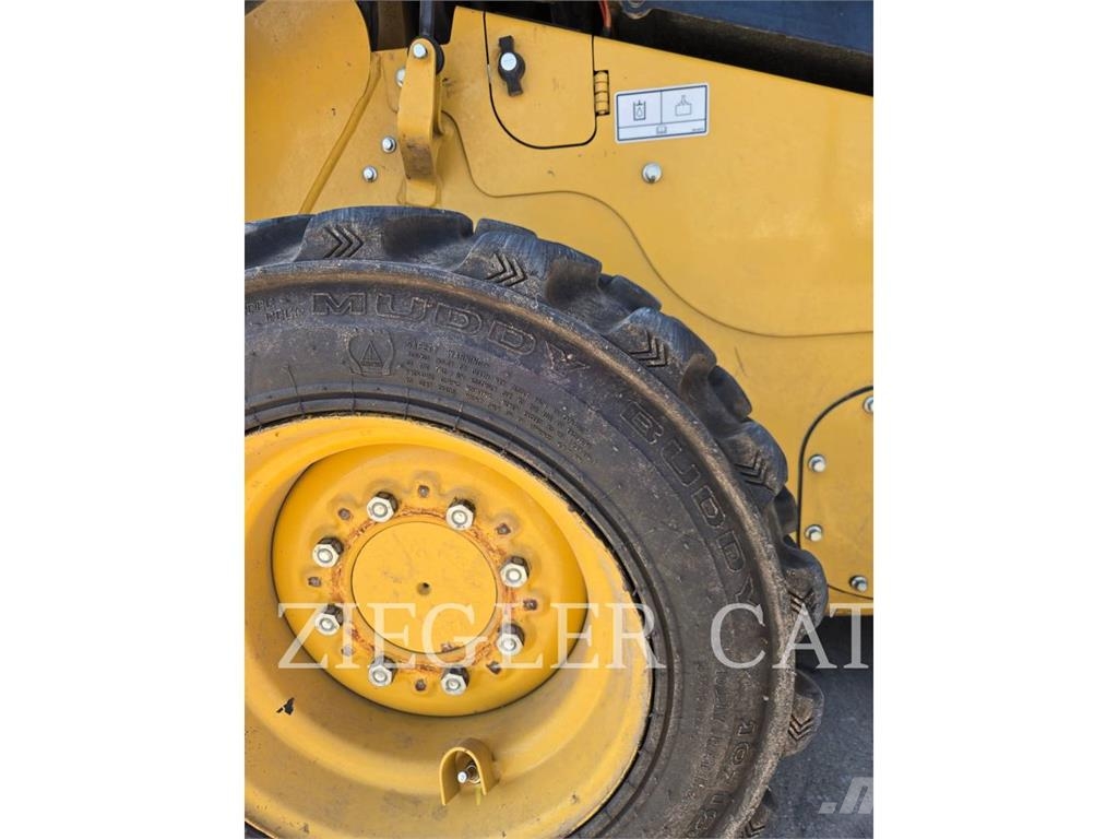 CAT 242D3 Φορτωτάκια