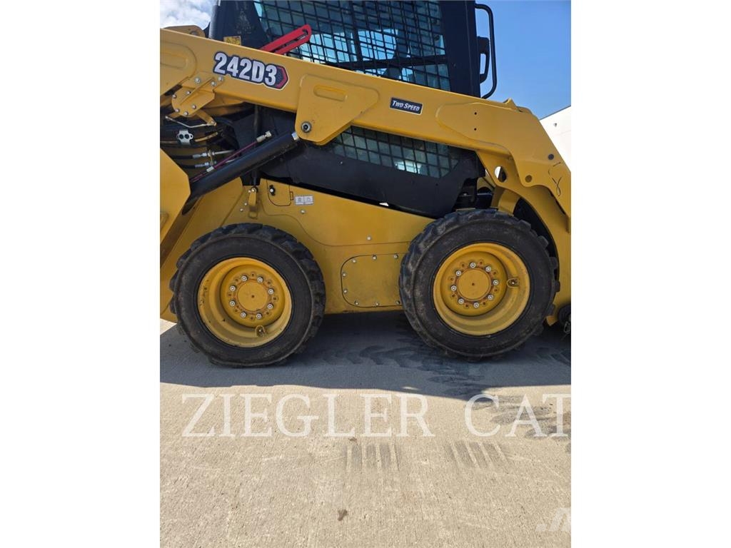 CAT 242D3 Φορτωτάκια