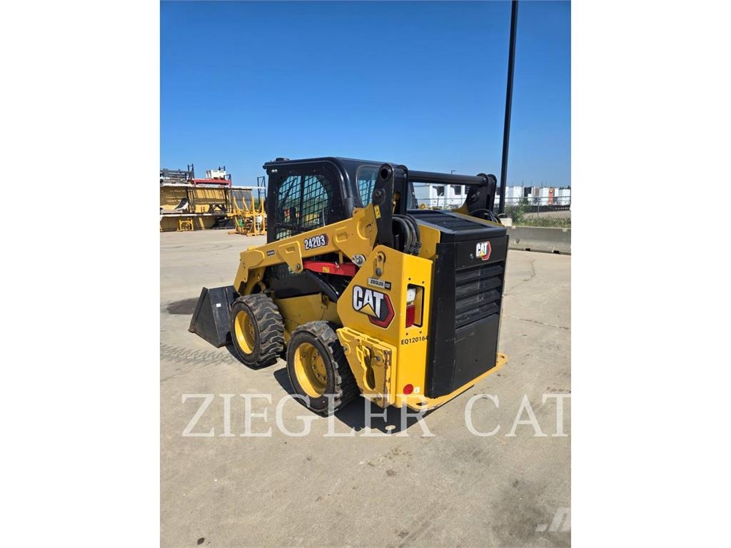 CAT 242D3 Φορτωτάκια