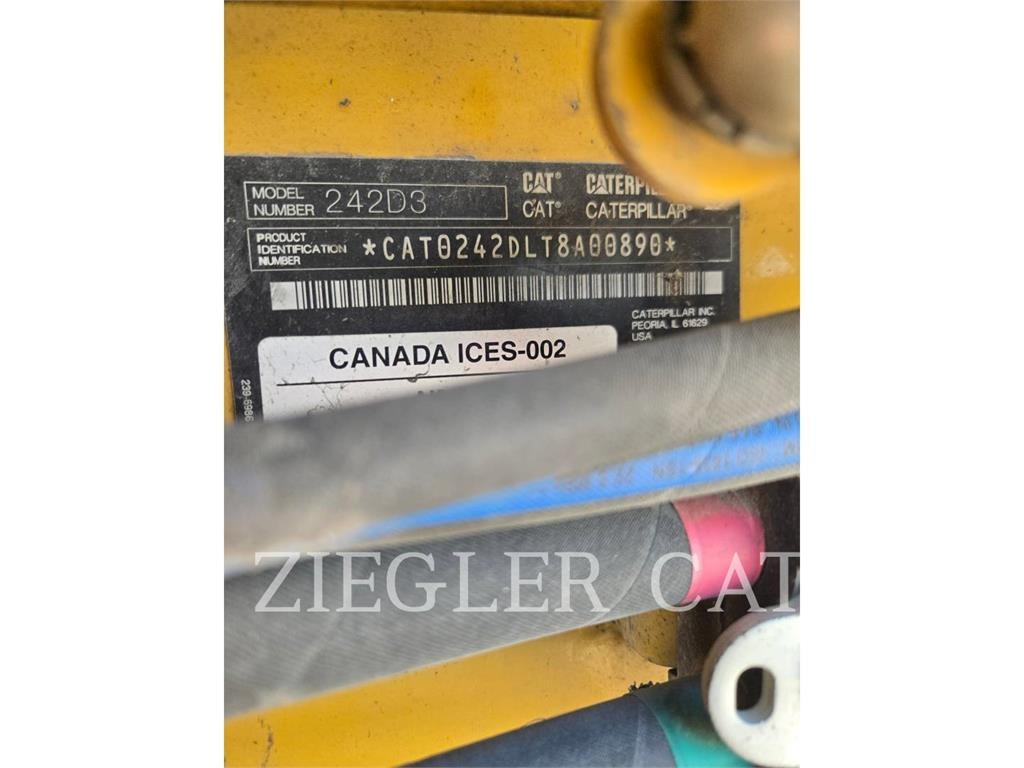CAT 242D3 Φορτωτάκια