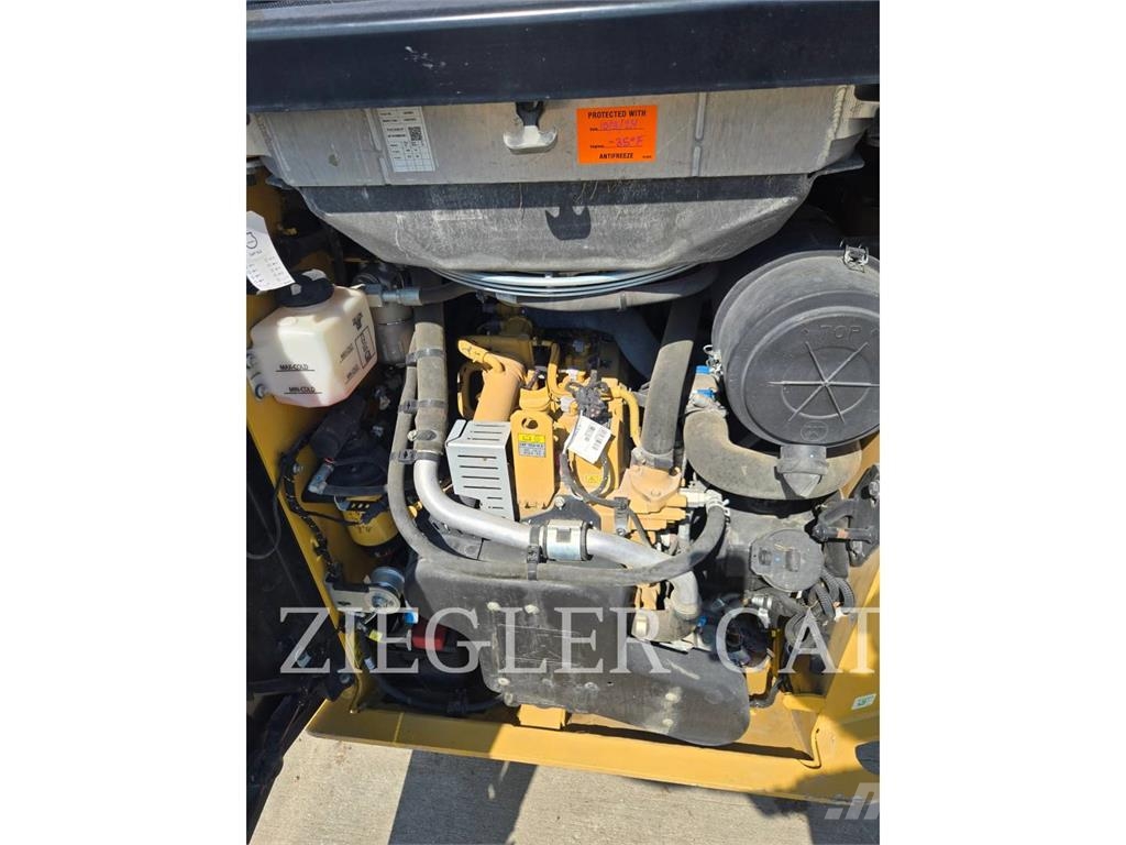 CAT 242D3 Φορτωτάκια
