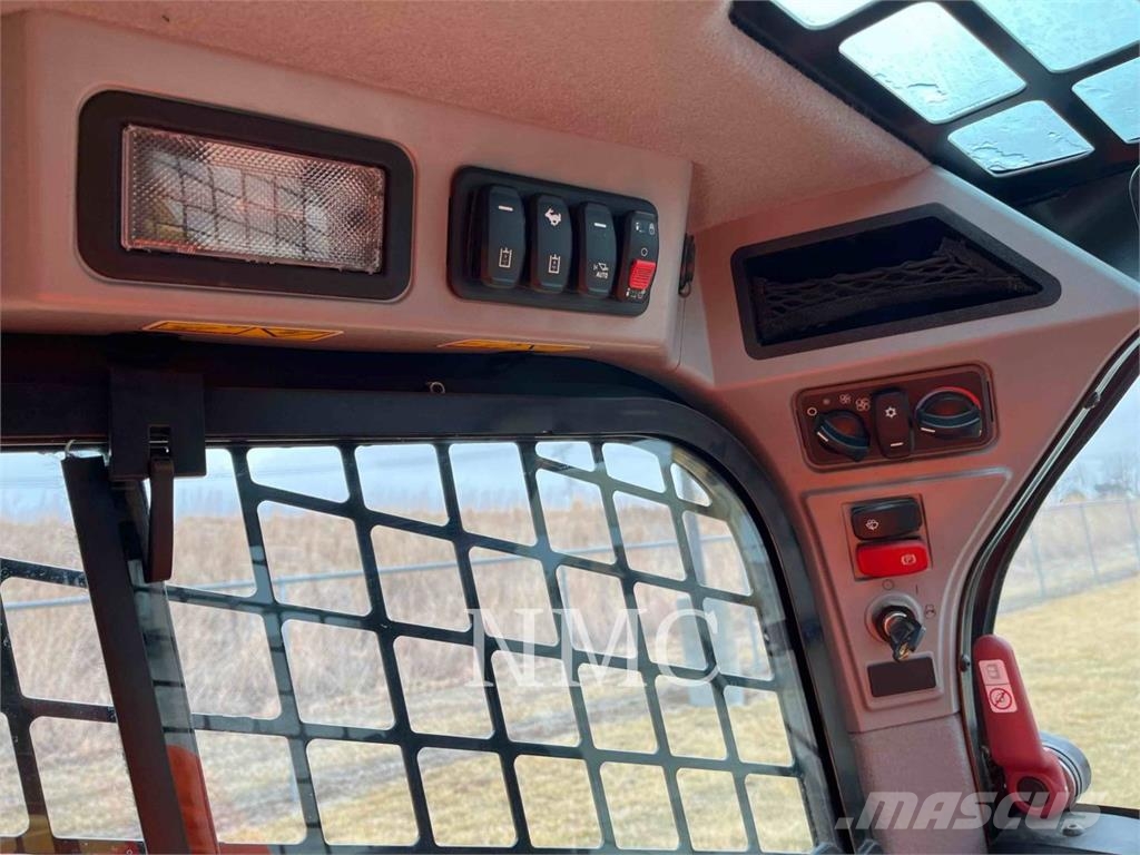 CAT 242D3 Мини-погрузчики