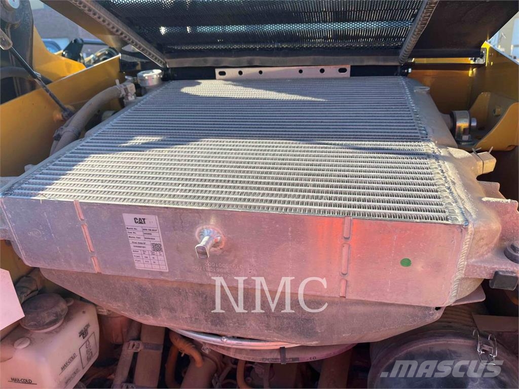 CAT 242D3 Мини-погрузчики