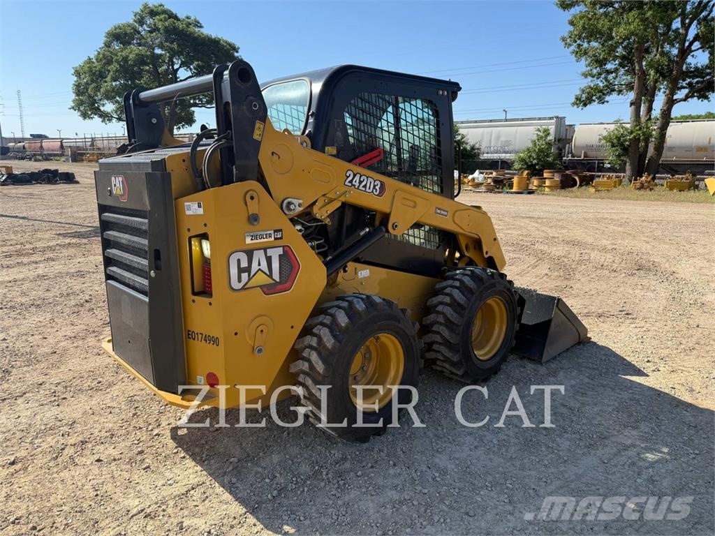 CAT 242D3 Φορτωτάκια