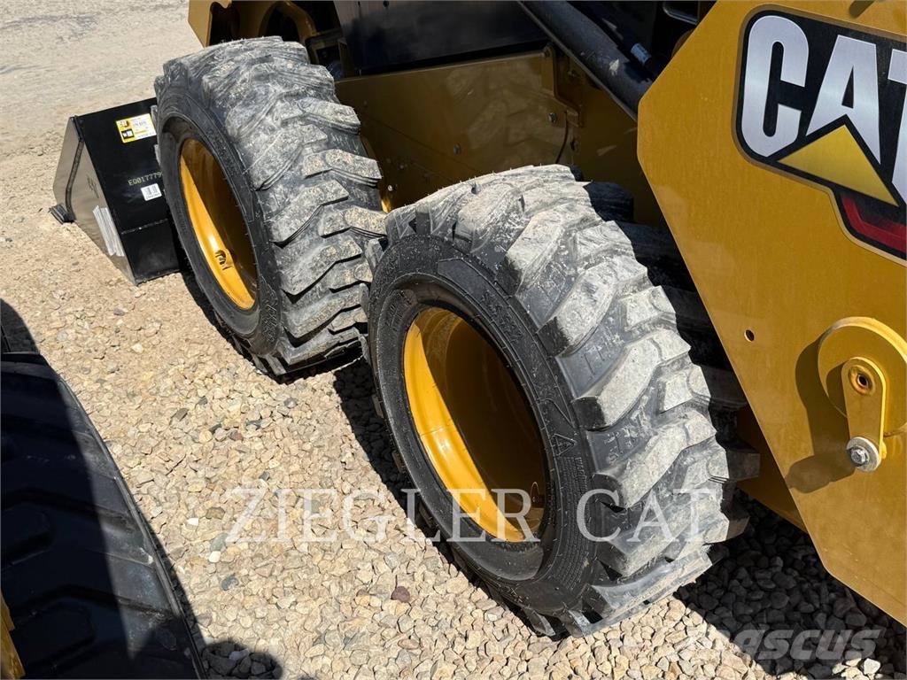 CAT 242D3 Φορτωτάκια
