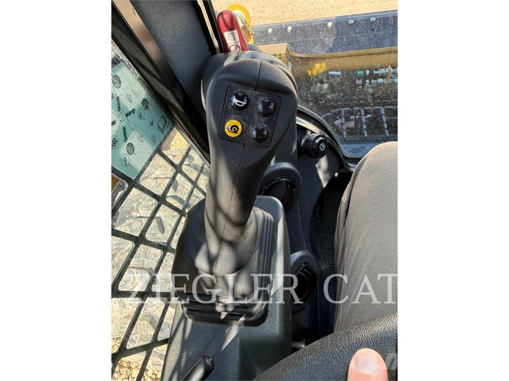 CAT 242D3 Φορτωτάκια
