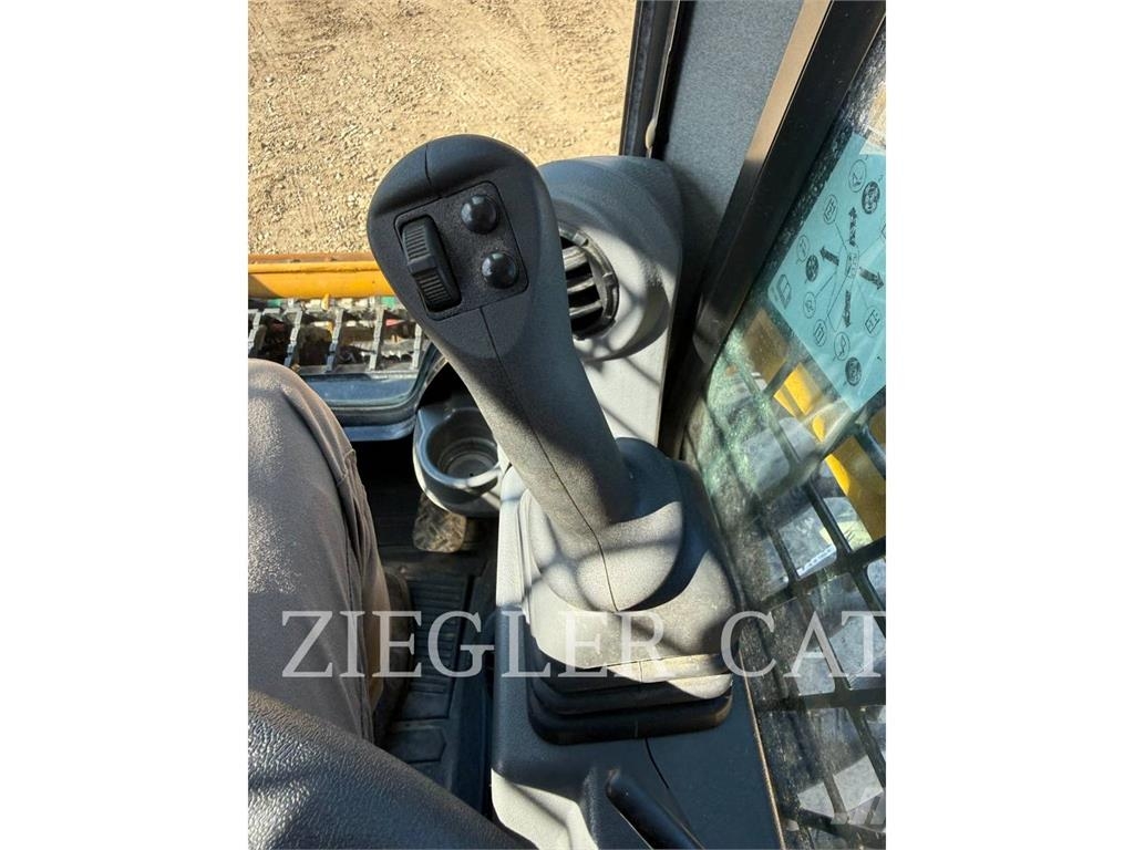 CAT 242D3 Φορτωτάκια