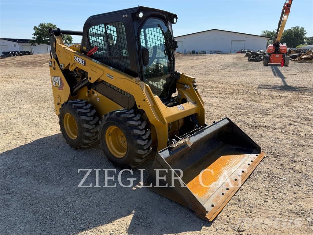 CAT 242D3 Φορτωτάκια