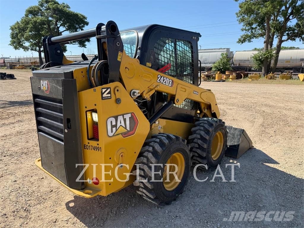 CAT 242D3 Φορτωτάκια