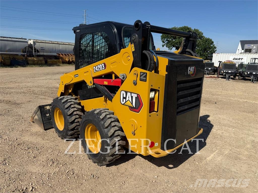 CAT 242D3 Φορτωτάκια