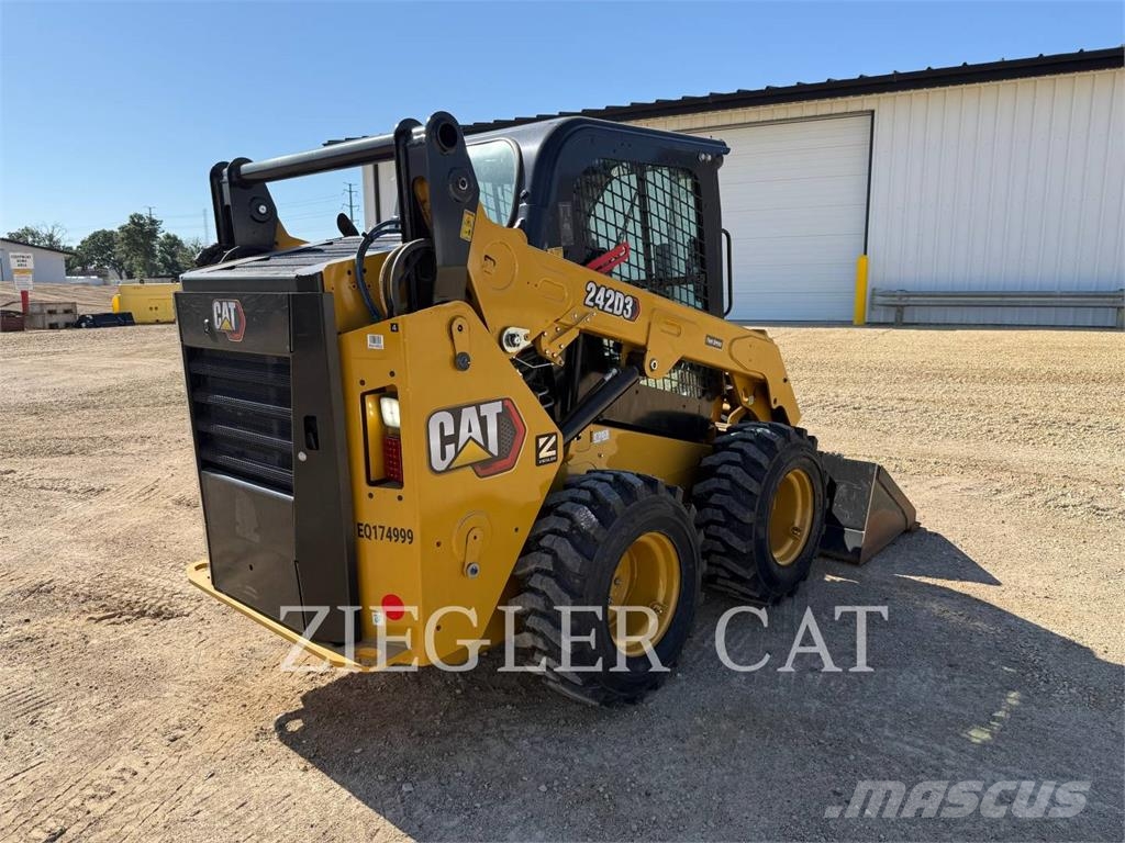 CAT 242D3 Φορτωτάκια