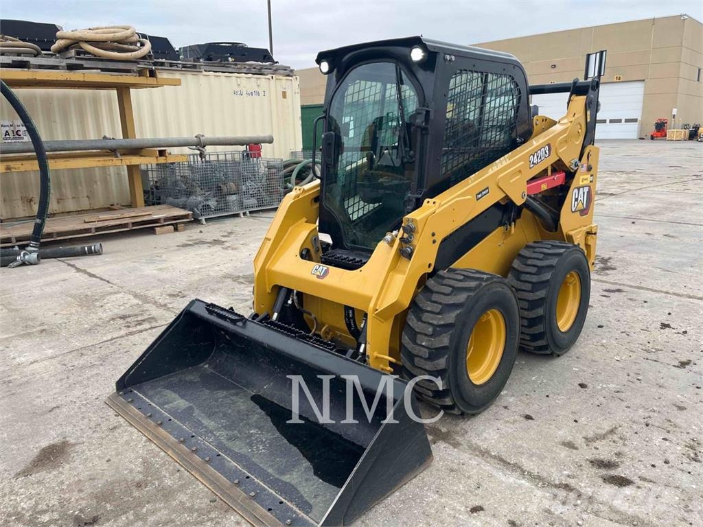 CAT 242D3 Φορτωτάκια
