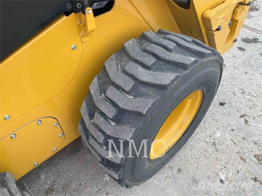 CAT 242D3 Φορτωτάκια