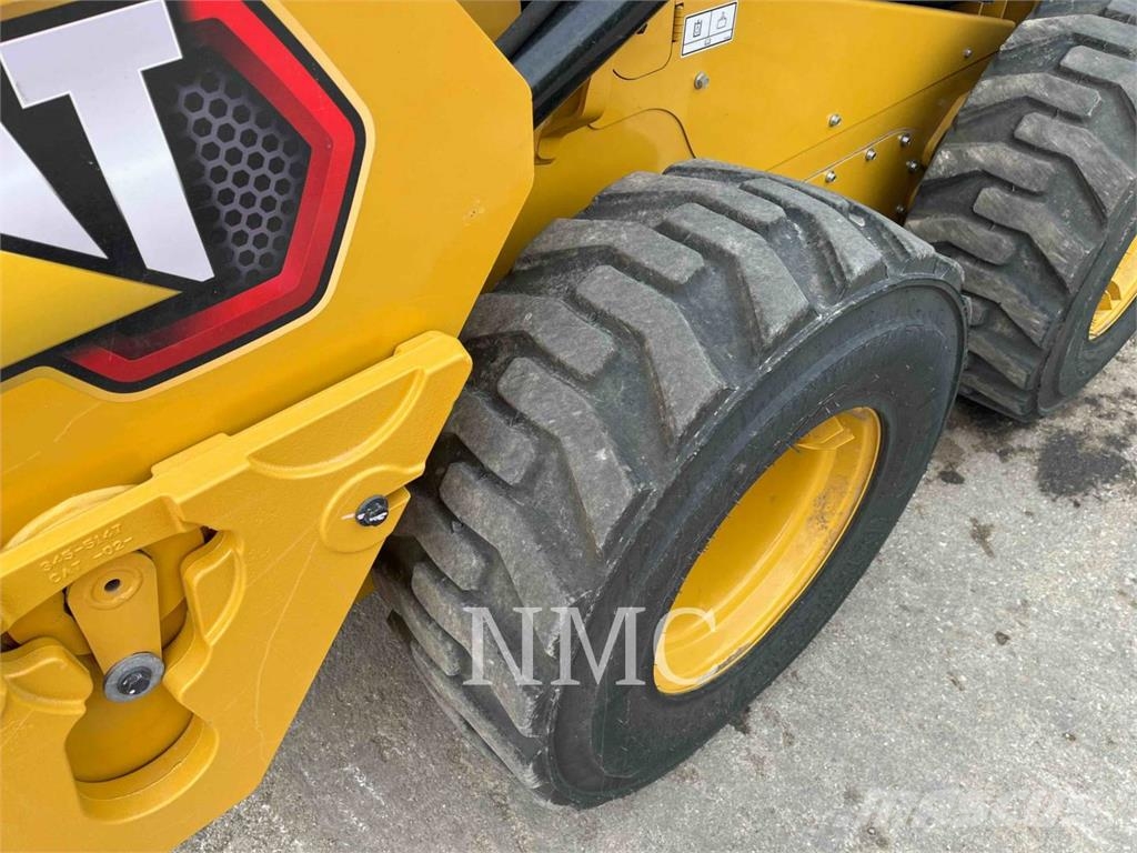 CAT 242D3 Φορτωτάκια