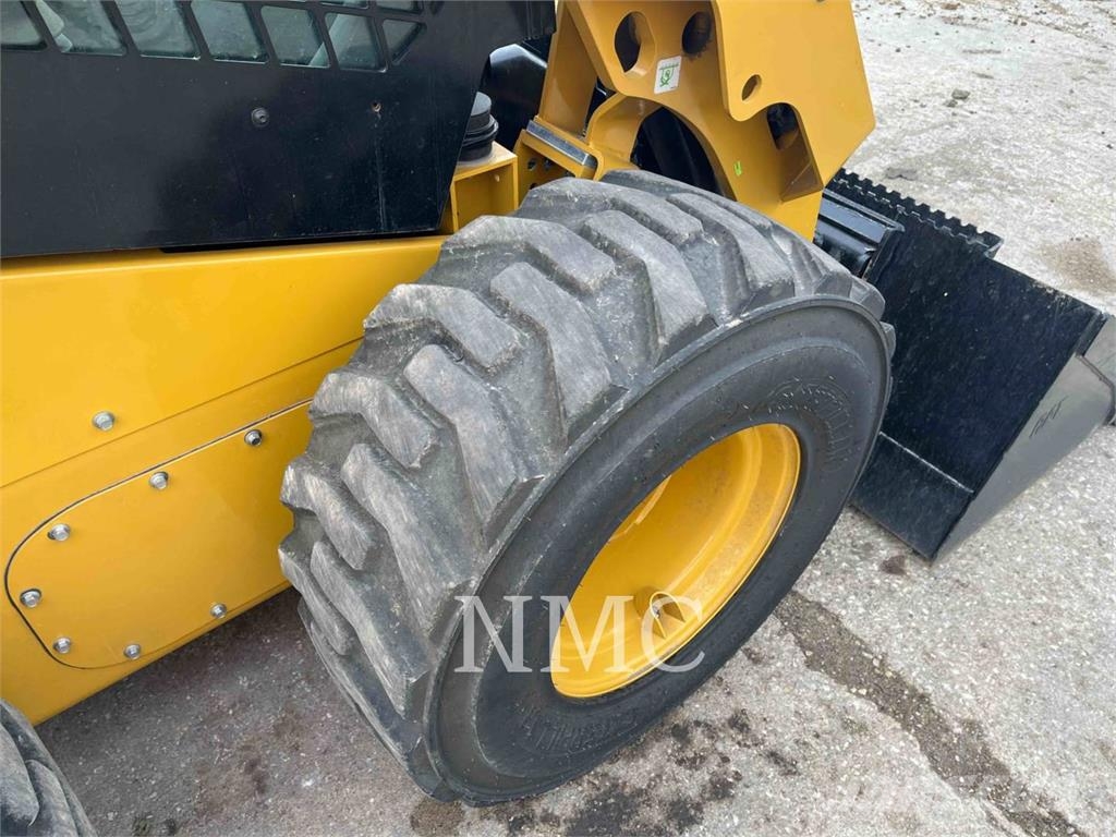 CAT 242D3 Φορτωτάκια