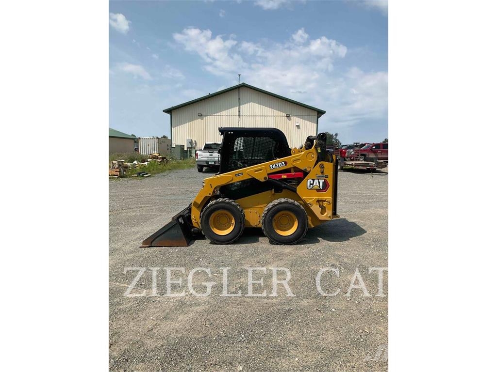 CAT 242D3 Minilæsser - skridstyret