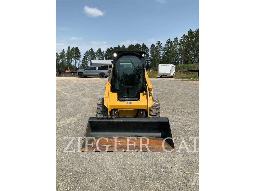 CAT 242D3 Minilæsser - skridstyret