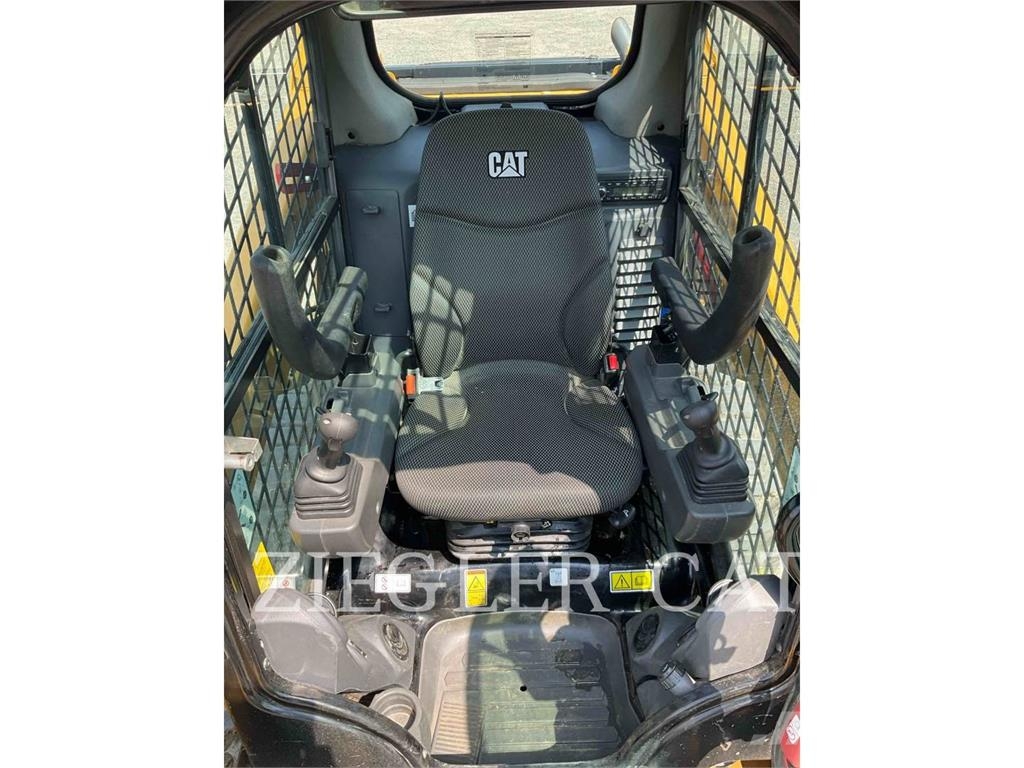 CAT 242D3 Minilæsser - skridstyret