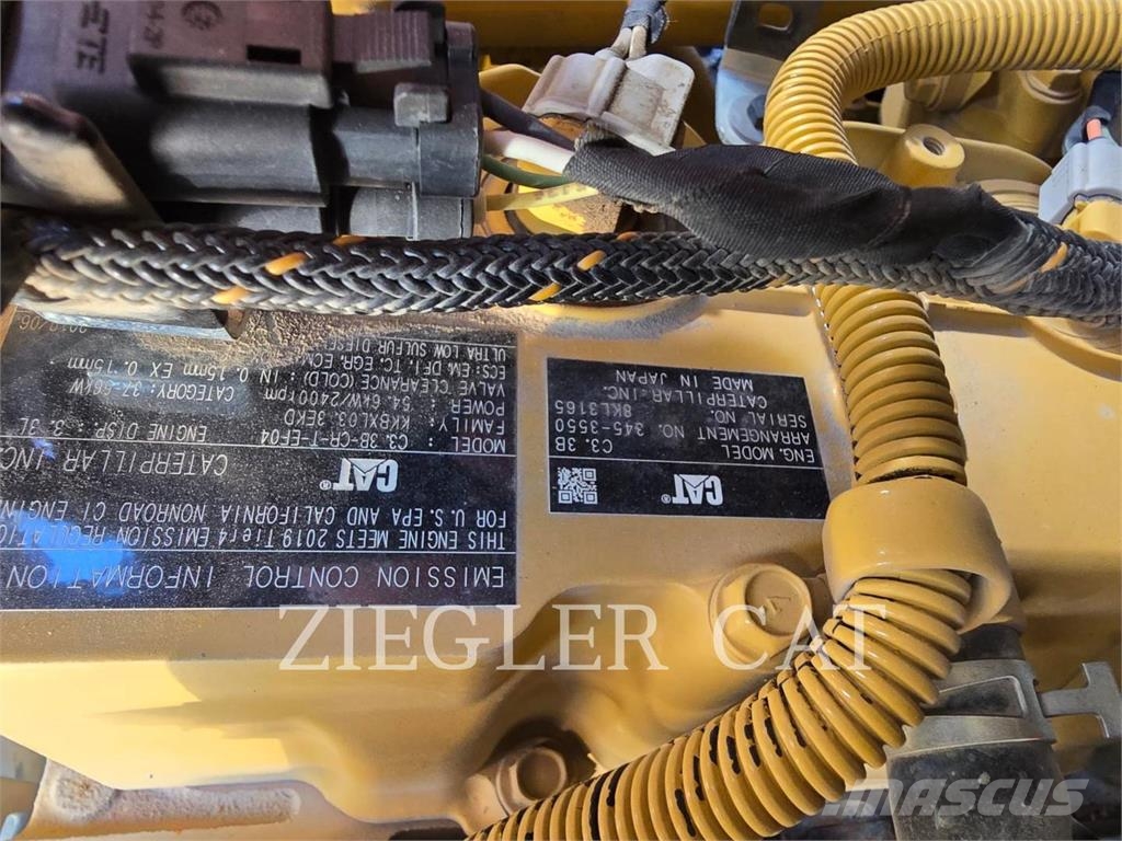 CAT 242D3 Φορτωτάκια