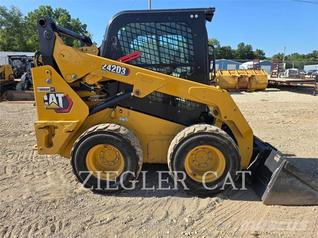 CAT 242D3 Φορτωτάκια