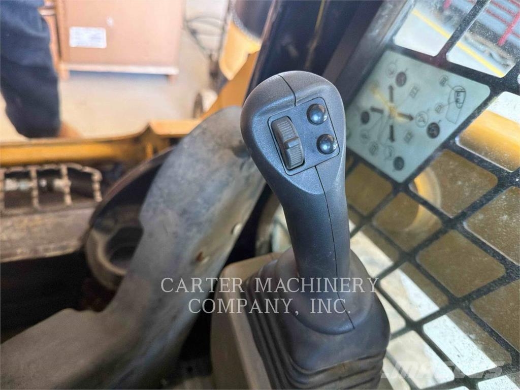 CAT 242D3 Φορτωτάκια
