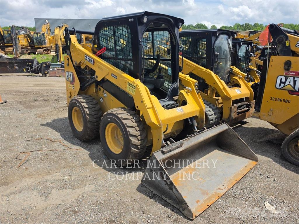CAT 242D3 Φορτωτάκια