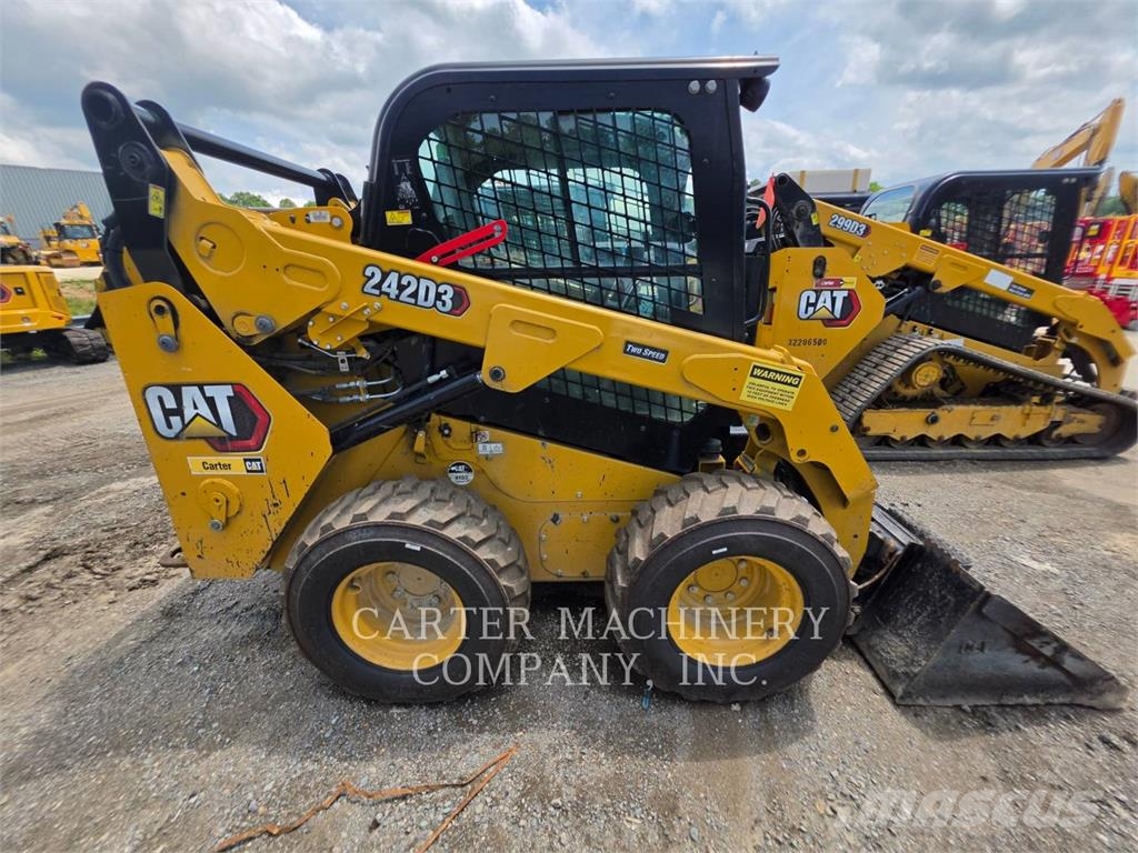 CAT 242D3 Φορτωτάκια