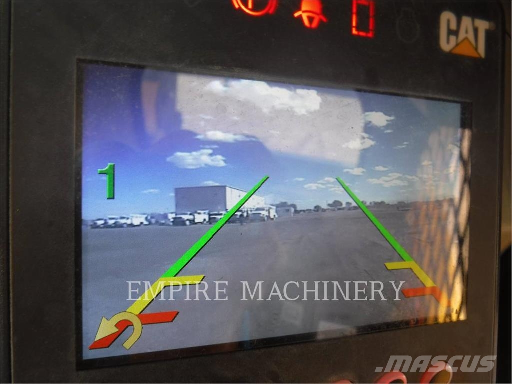 CAT 242D3 لوادر انزلاقية التوجيه