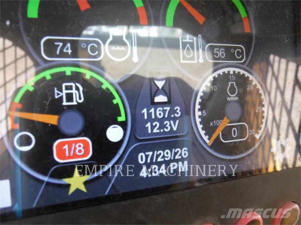 CAT 242D3 لوادر انزلاقية التوجيه
