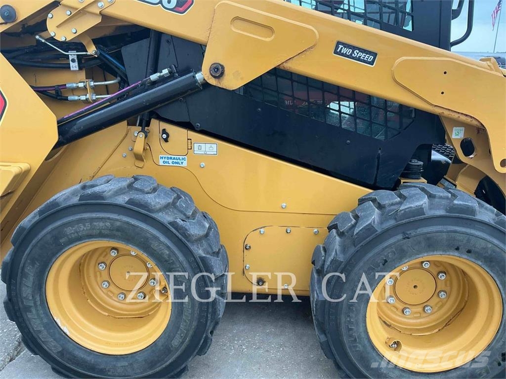 CAT 242D3 Φορτωτάκια