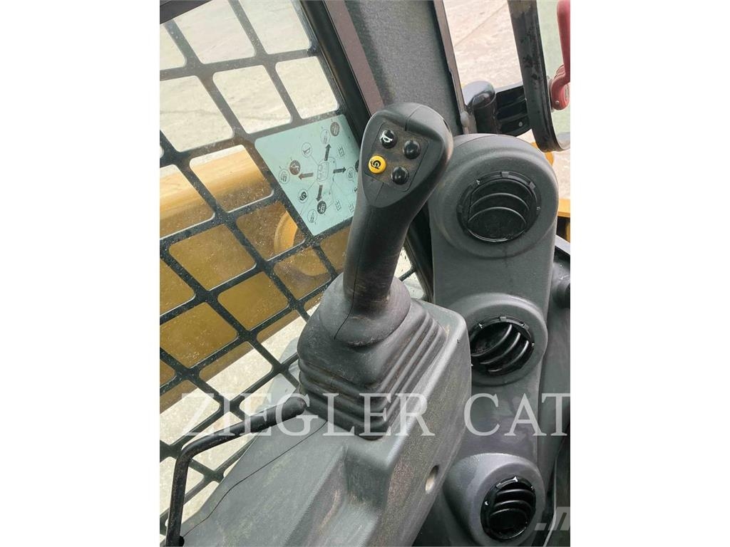 CAT 242D3 Φορτωτάκια