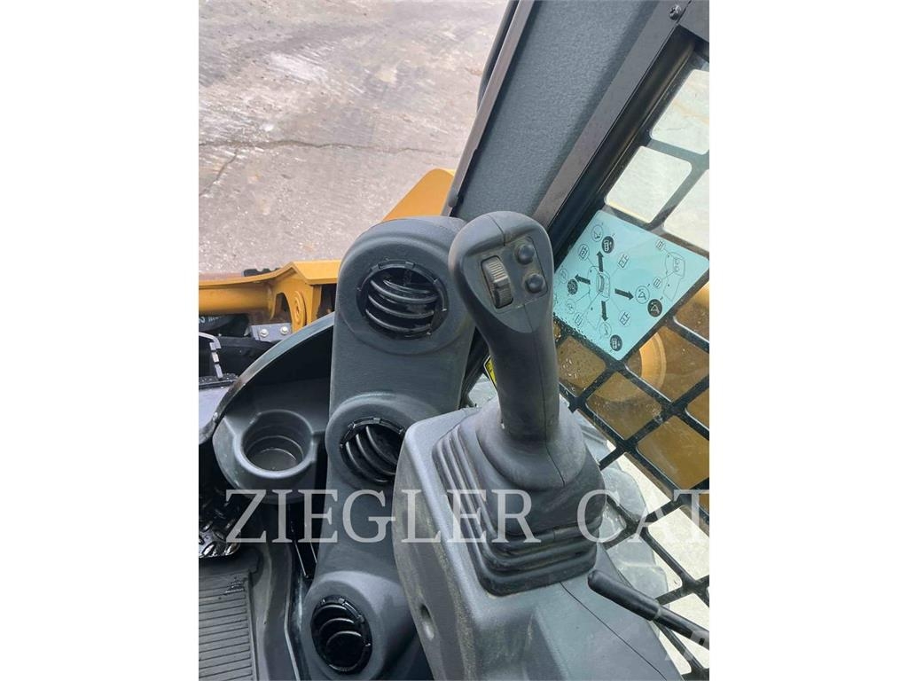 CAT 242D3 Φορτωτάκια
