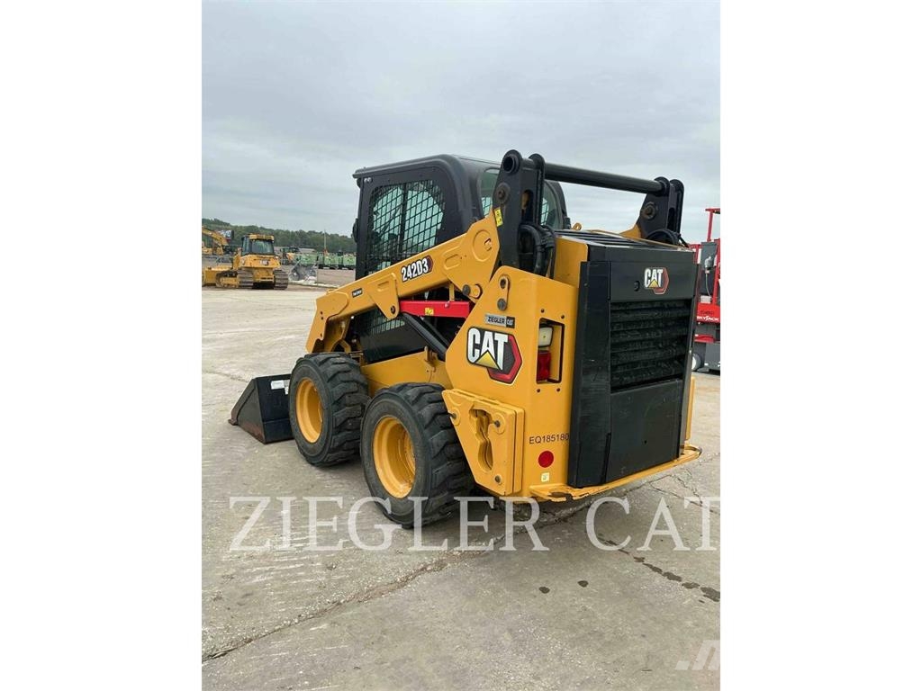 CAT 242D3 Φορτωτάκια