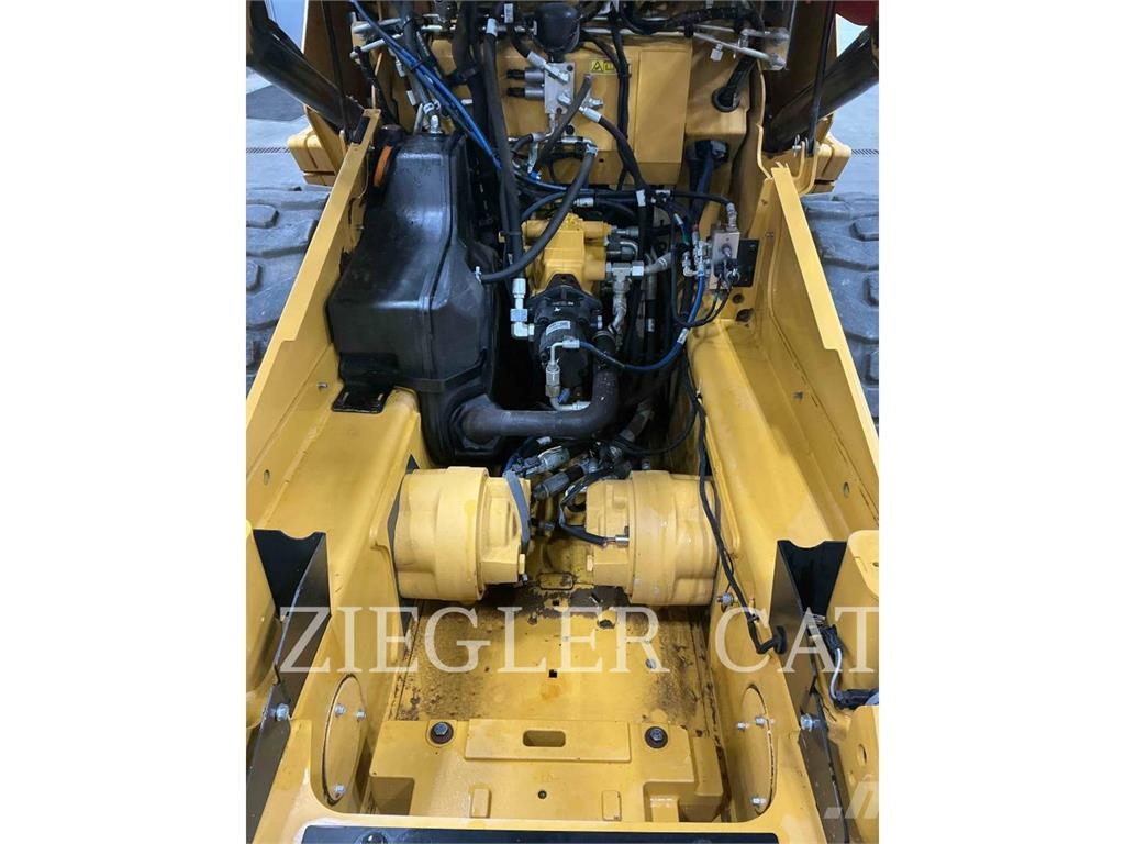 CAT 242D3 Φορτωτάκια