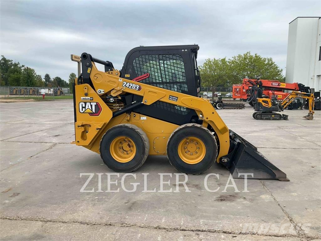 CAT 242D3 Φορτωτάκια