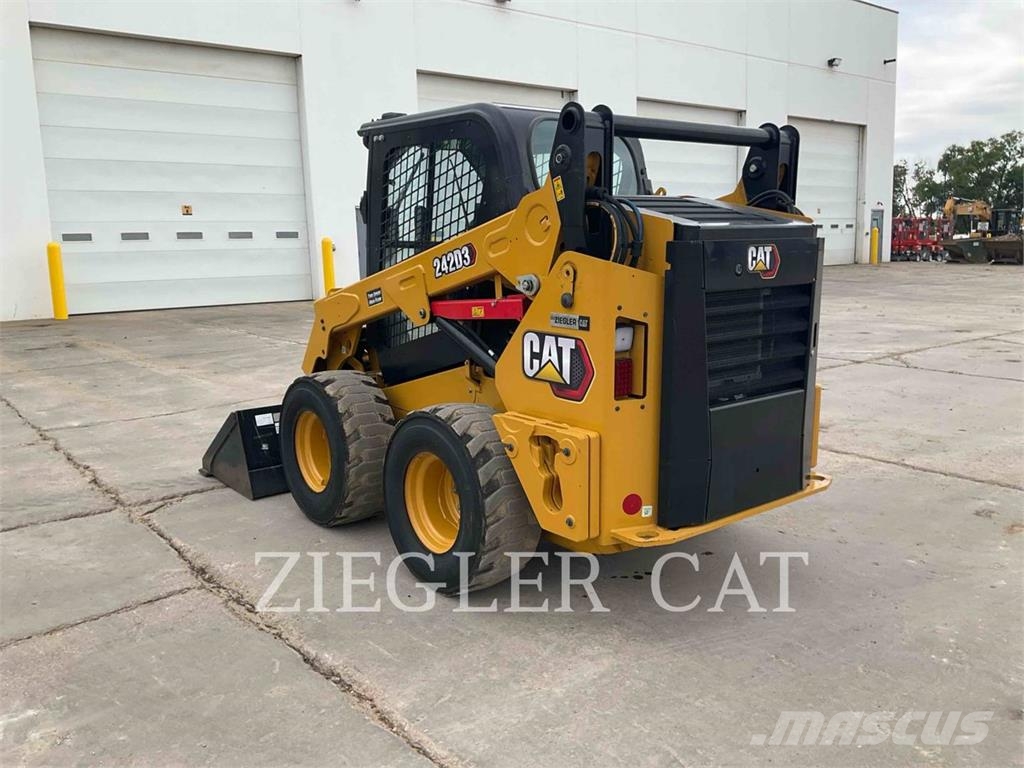 CAT 242D3 Φορτωτάκια