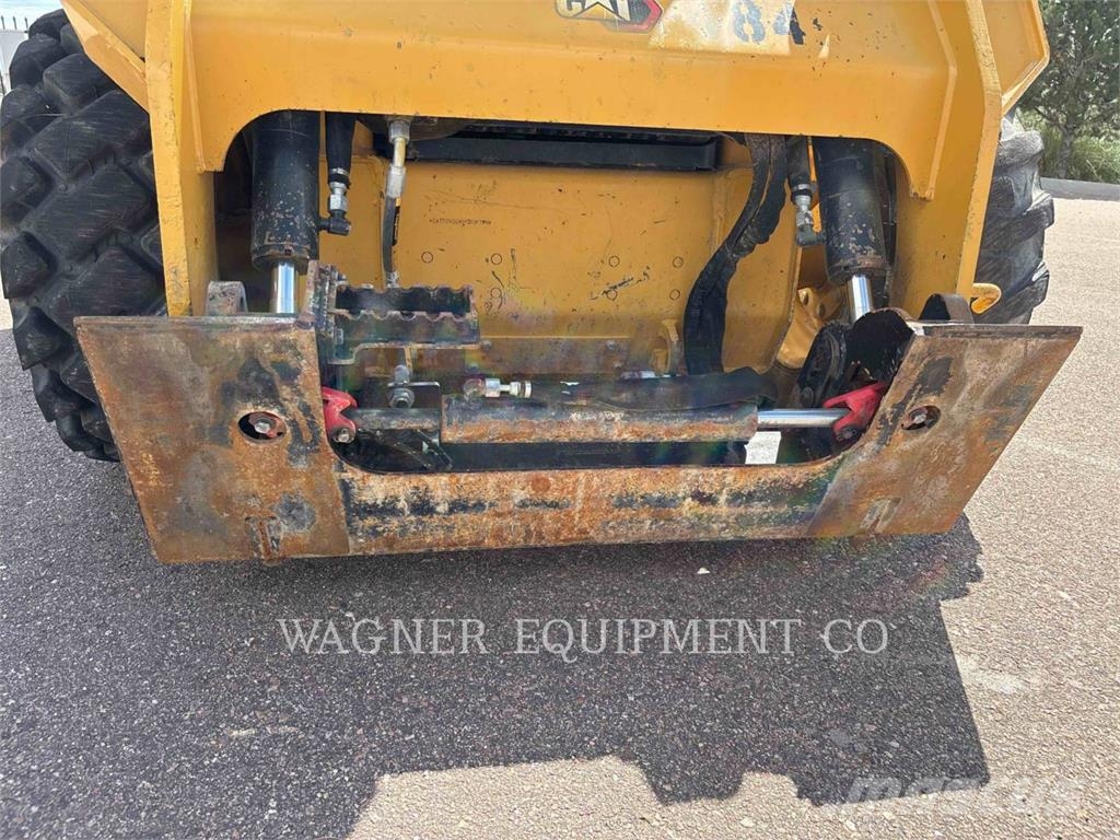 CAT 242D3 Skid steer mini nakladalci