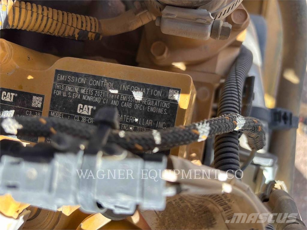 CAT 242D3 Skid steer mini nakladalci