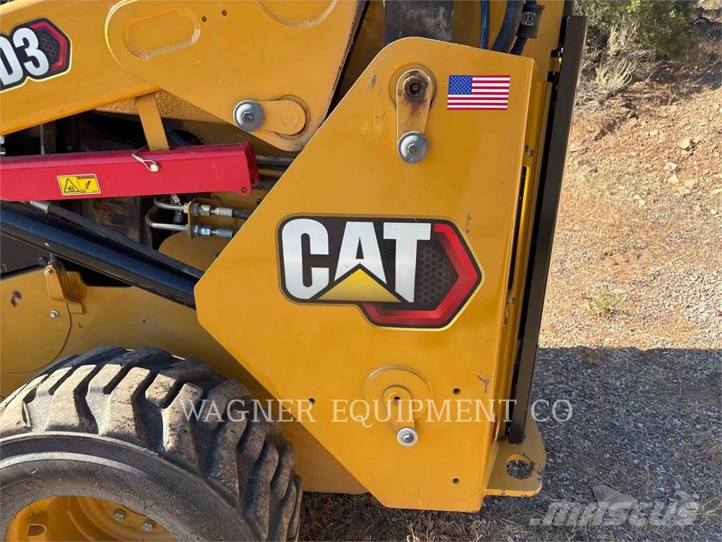 CAT 242D3 Skid steer mini nakladalci