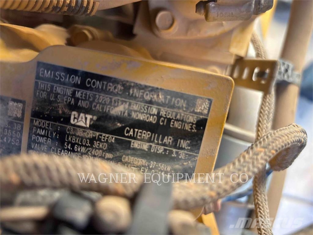 CAT 242D3 Skid steer mini nakladalci