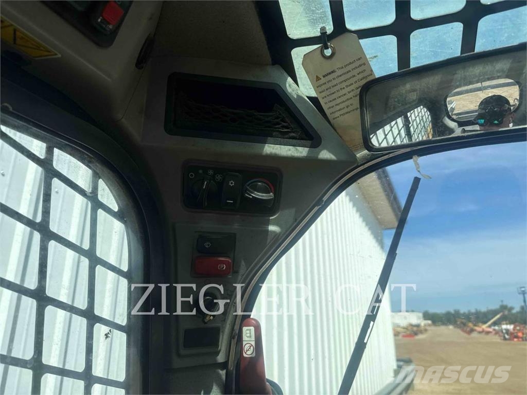 CAT 242D3 لوادر انزلاقية التوجيه