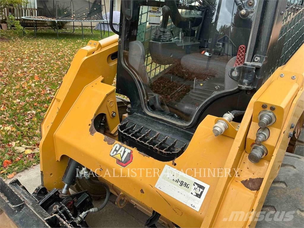 CAT 242D3 لوادر انزلاقية التوجيه