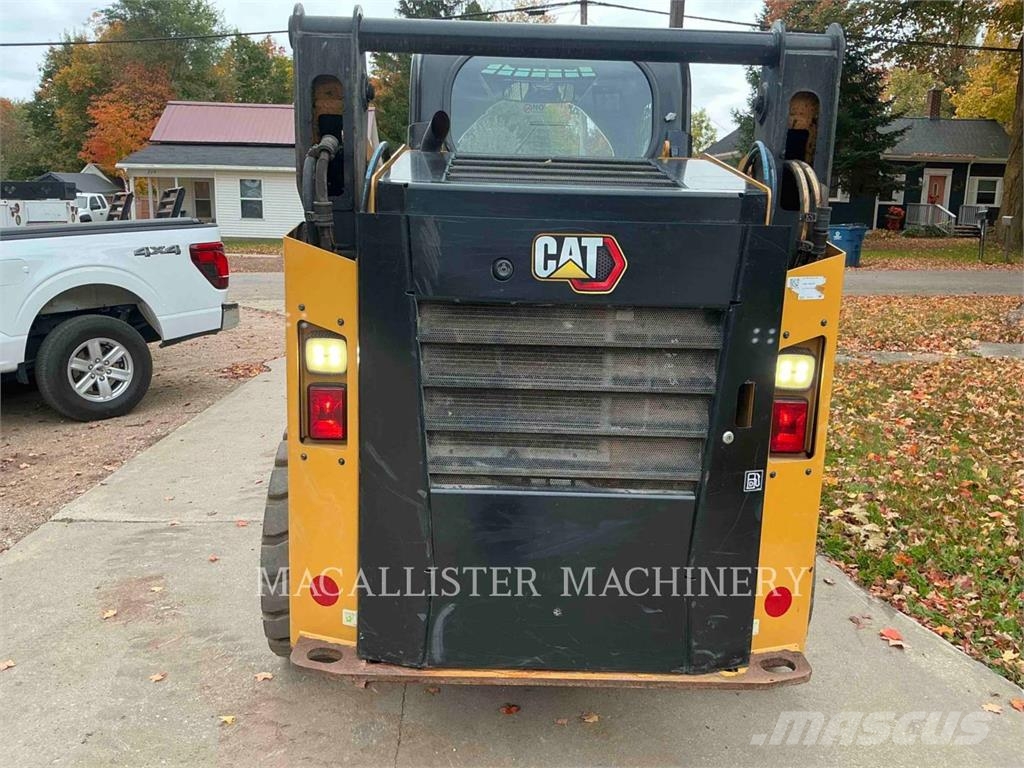 CAT 242D3 لوادر انزلاقية التوجيه
