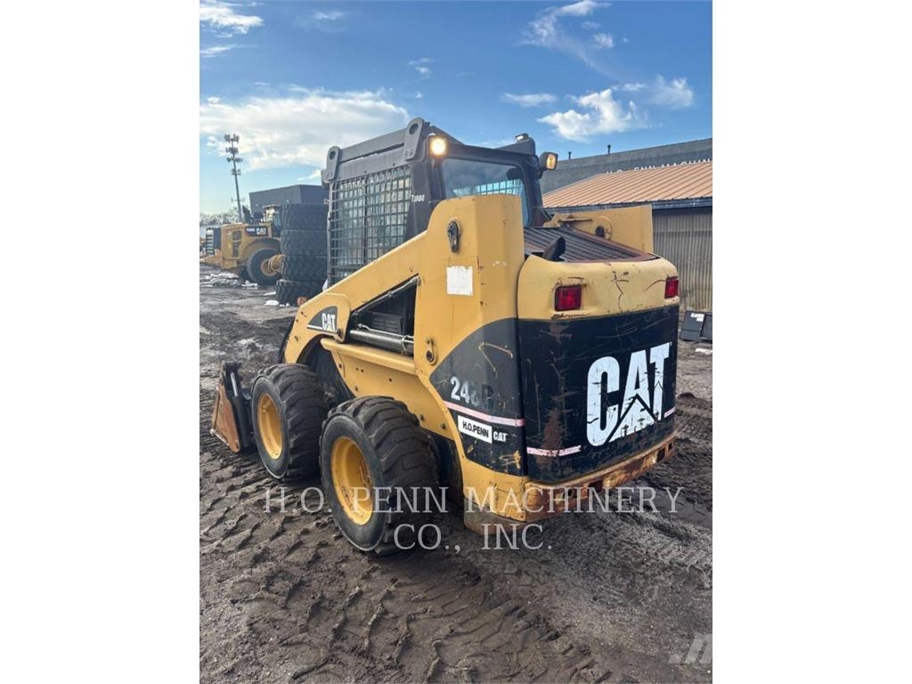 CAT 246B Liukuohjatut kuormaajat