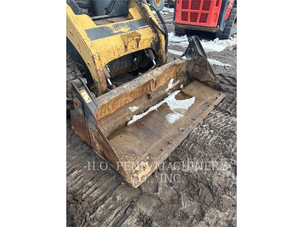 CAT 246B Liukuohjatut kuormaajat