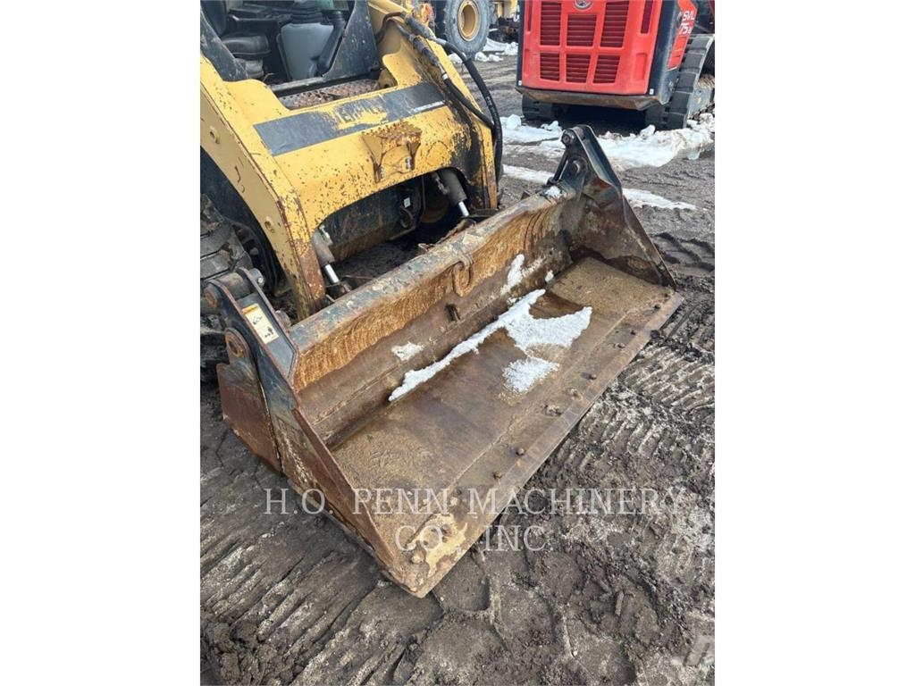 CAT 246B Liukuohjatut kuormaajat