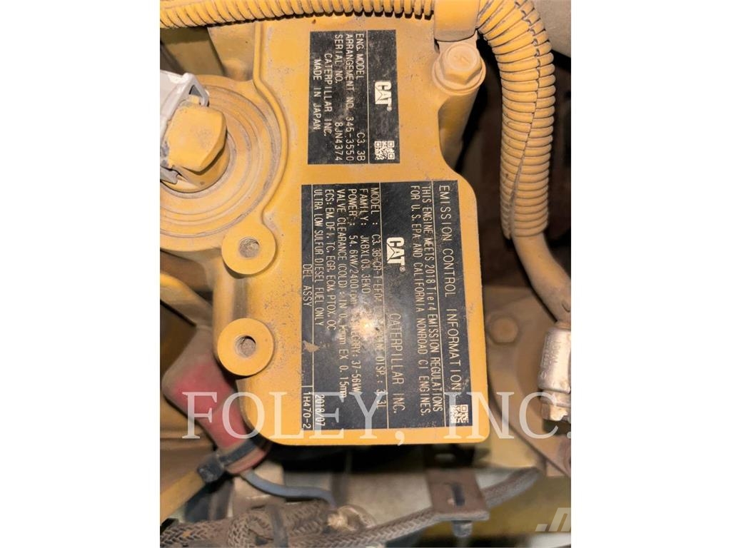 CAT 246D لوادر انزلاقية التوجيه