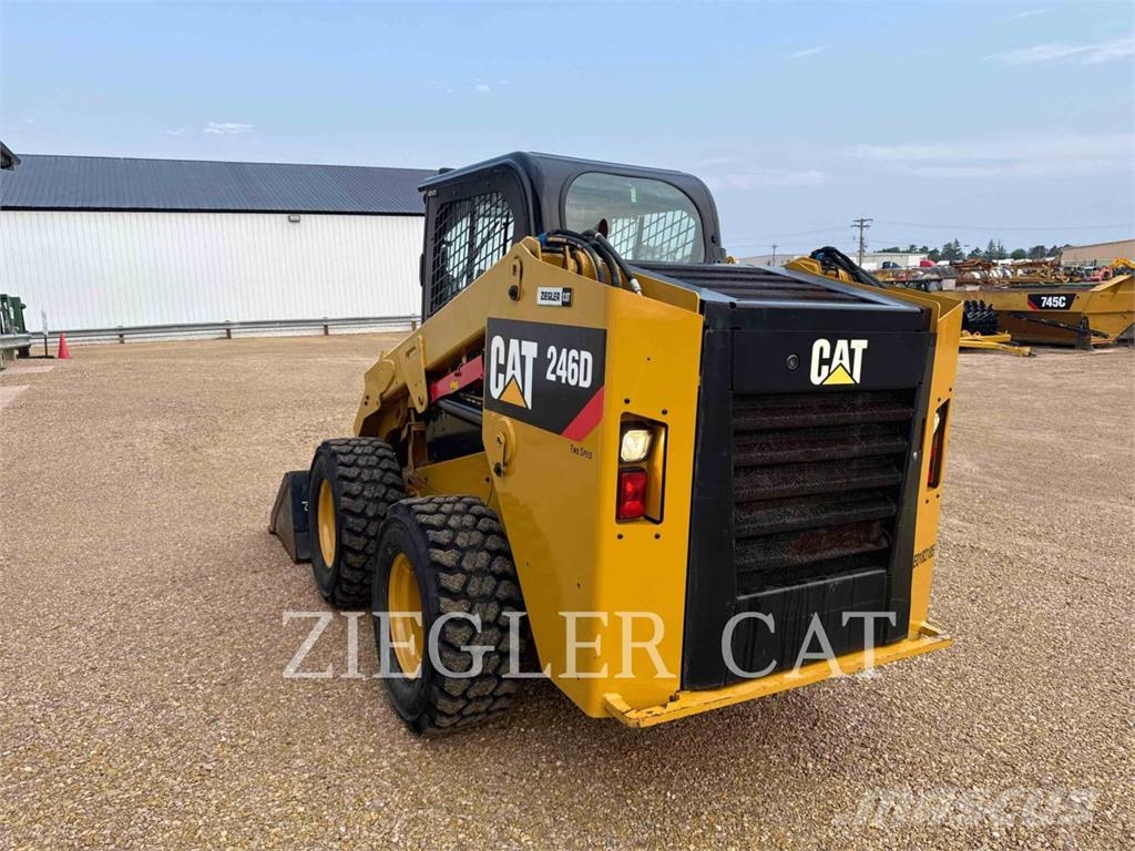 CAT 246D Minicargadoras