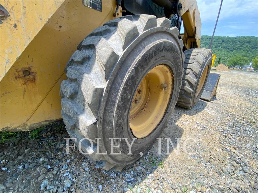 CAT 246D Skid steer loaders
