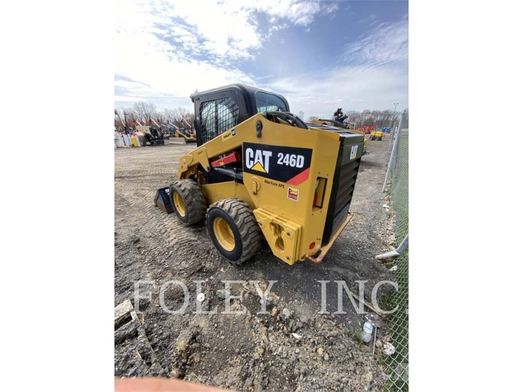 CAT 246D Kompaktrakodók